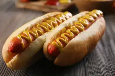 Topless Illinois man earns the whole city of Chicago a free hot dog on Tuesday