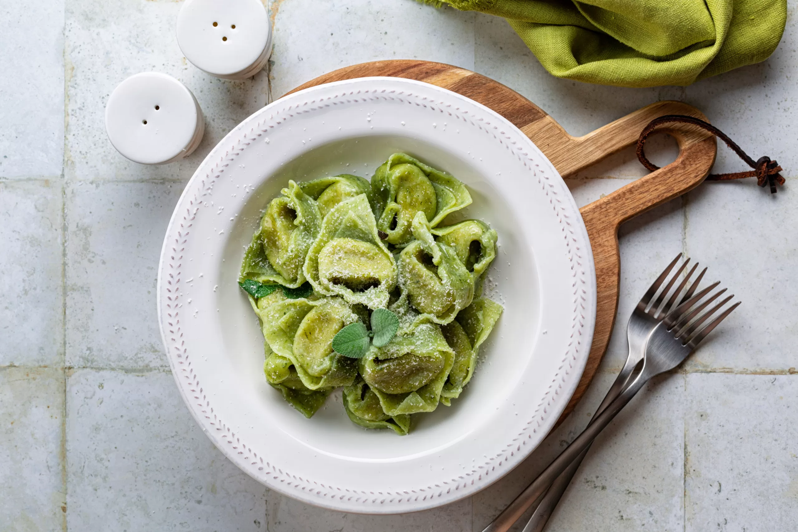 Top view of a portion of spinach tortelloni. 