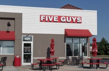 Famous burger chain shutters Iowa restaurant amid nationwide cutbacks 