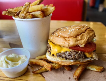 Popular burger chain quietly closes Washington location amid nationwide shutdowns