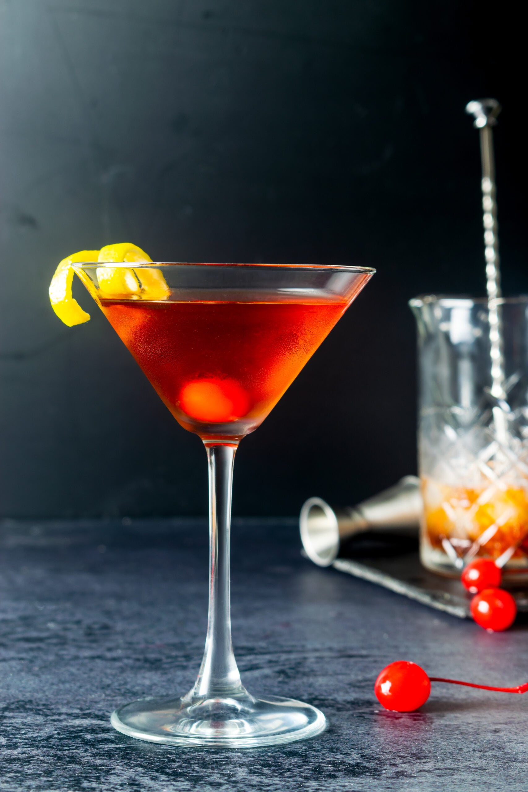 A close-up of a freshly prepared Manhattan cocktail. 