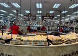Buc-ee's food stations