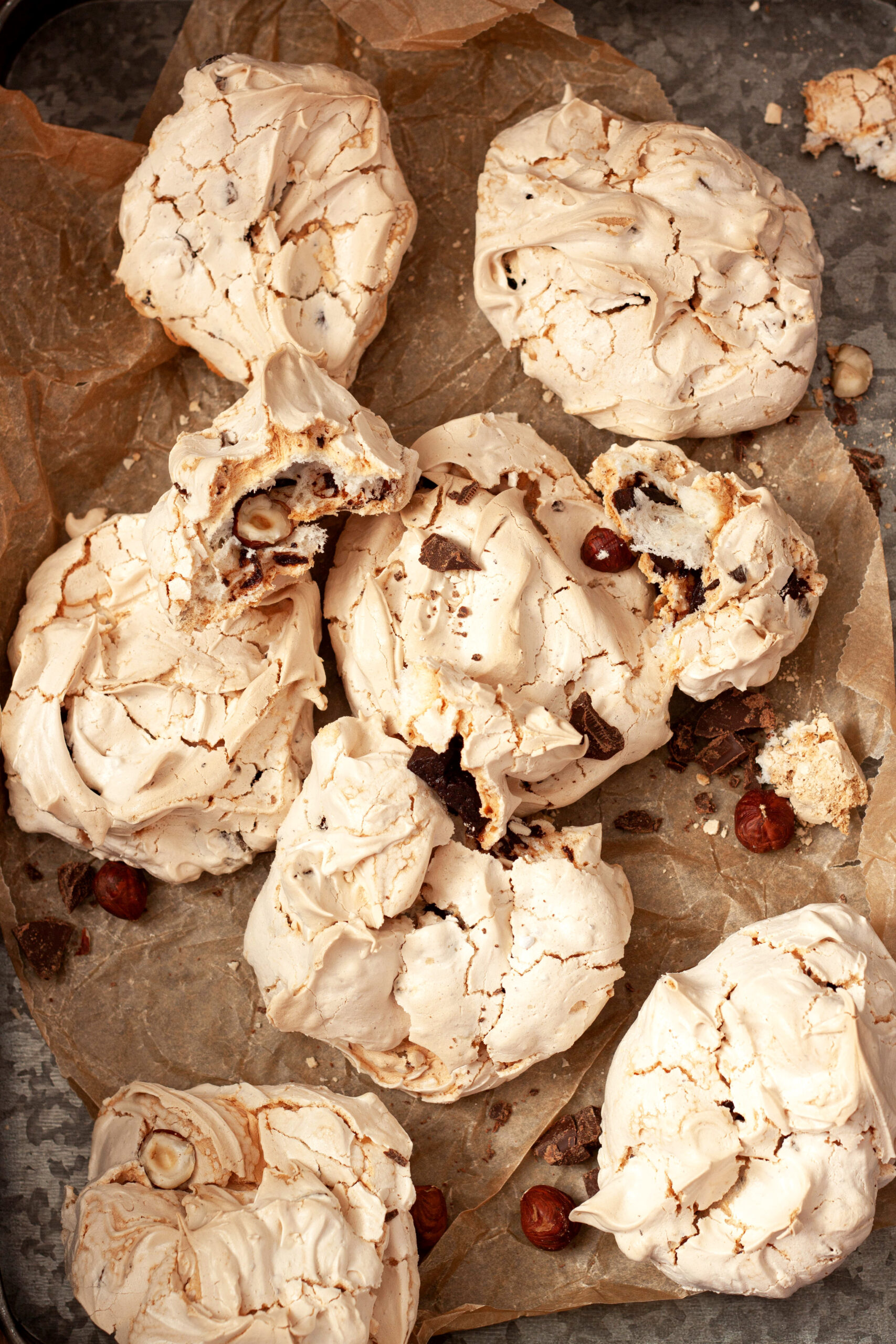 Nocciolini tiny hazelnut meringues