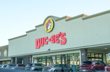 Buc-ee's storefront