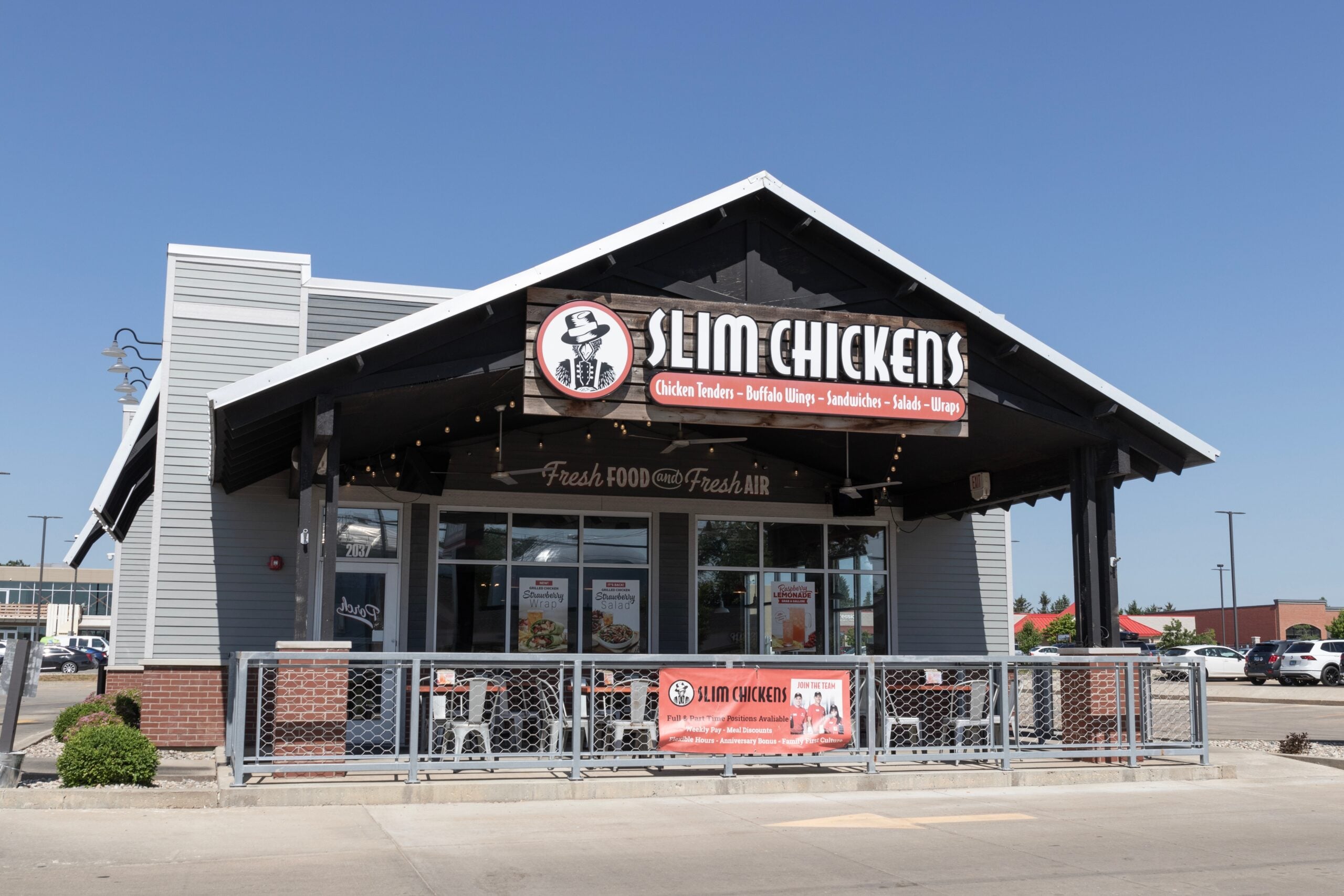 Slim Chickens restaurant exterior, file photo