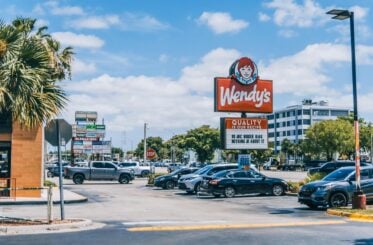 Popular burger chain closing 300+ locations; Ohio among hardest-hit states 